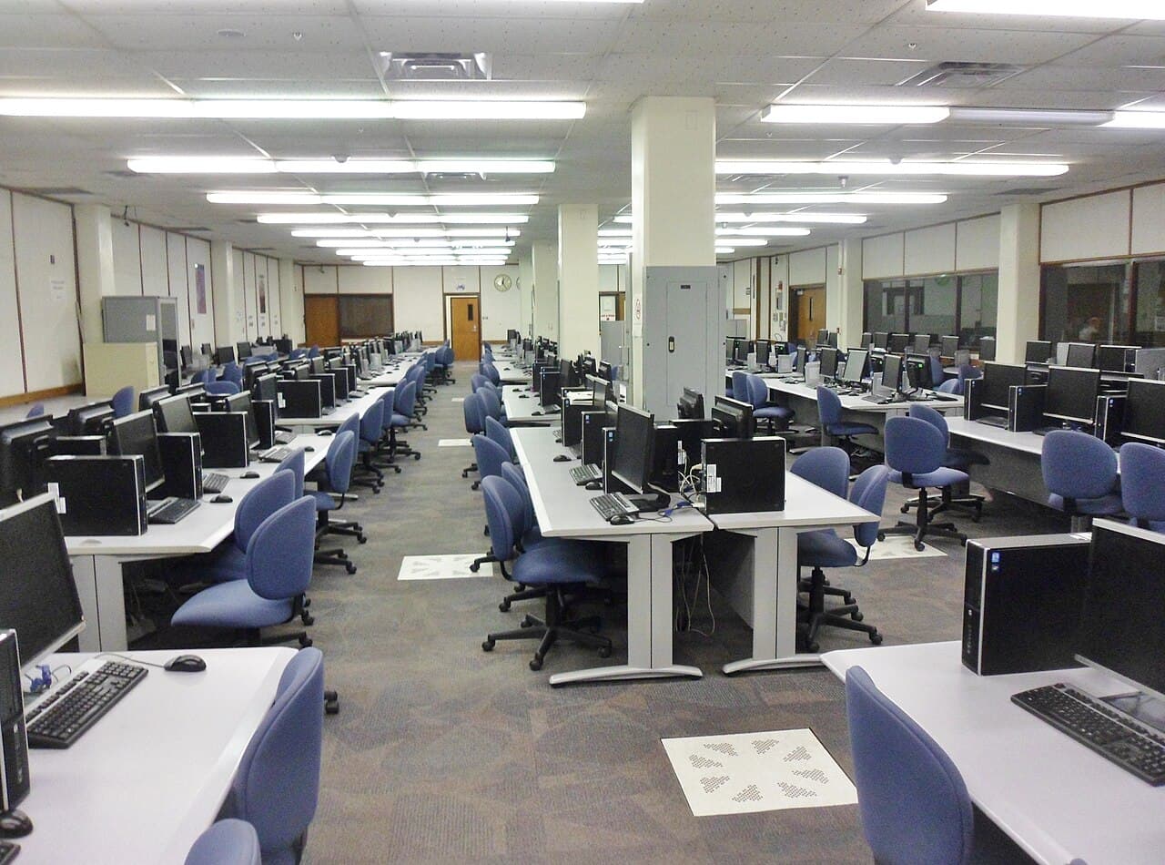 An empty computer laboratory for senior high technical learning